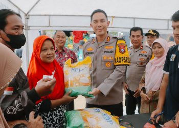 Polres Jombang Lakukan Jumat Curhat dengan Menggelar Gerakan Pangan Murah