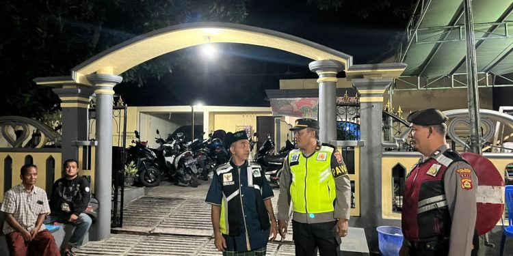 Polsek Tabanan berikan Pelayanan Pengamanan Saat Pelaksanaan Sholat Tarawih