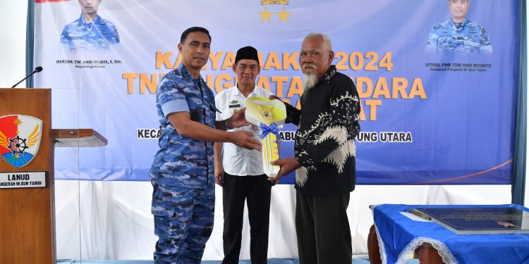 Hormati Jasa Pahlawan TNI AU, Aspotdirga Kasau Berikan Bantuan Rumah Layak Huni di Transkimau Lampung