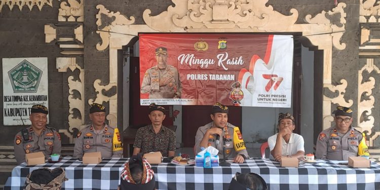 Kapolres Tabanan Door To Door Dalam Giat Minggu Kasih