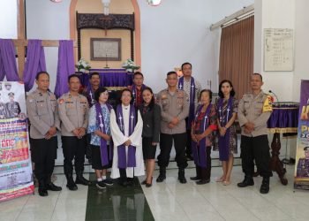 Polres Jombang Gelar Minggu Kasih di Gereja Kristen Jawi Wetan Bongsorejo Jombang