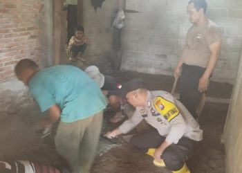 Polres Pacitan Peduli, Warga Penyandang Cacat Terima Bantuan Renovasi Dapur