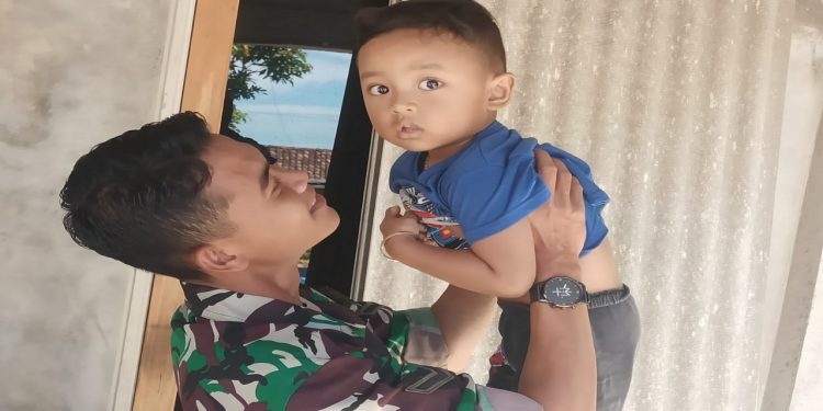 Potret Kedekatan Satgas TMMD Ke-119 Dengan Anak-Anak