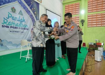 Kapolsek Mojoroto Ajak Pelajar SMK PGRI 2 Kediri Stop Aksi Bulliying