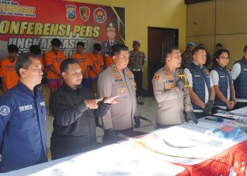 Polresta Sidoarjo Berhasil Amankan 10 Orang Anggota Gangster Konvoi Bersajam