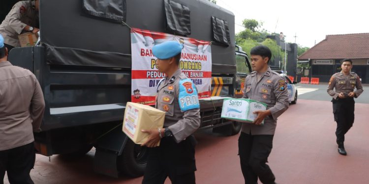 Peduli Korban Banjir di Jateng, Polres Jombang Kirim Bantuan