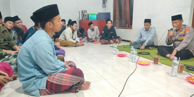 Polsek Mojoroto Sosialisasikan Pencegahan Aksi Bulliying dan Perundungan di Pondok Pesantren Lirboyo