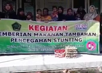 Serda Cahyo EP. Babinsa Koramil 0808/08 Udanawu : Pemberian Makanan Tambahan Upaya Cegah Stunting