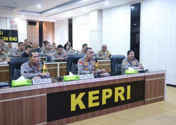 KAPOLDA KEPRI HADIRI PEMBUKAAN RAKERNIS GABUNGAN DIVHUMAS POLRI, DIVPROPAM POLRI, DIVKUM POLRI, DIV TIK POLRI DAN DIVHUBINTER POLRI T.A 2024 POLRI SECARA VIRTUAL