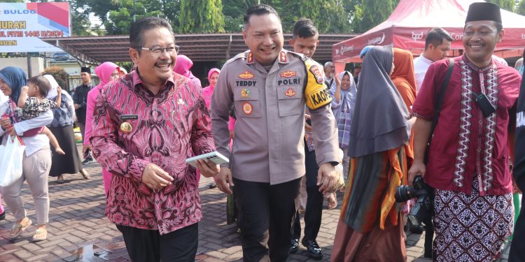 Polres Pasuruan Bersama Bhayangkari dan Pemkab Gelar “Bazar Sembako Murah Ramadhan”
