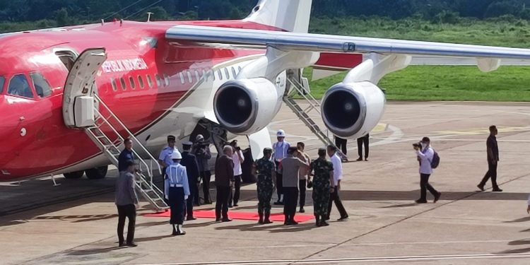 249 Personil Polres Kubu Raya Amankan Jalur Kedatangan dan Kepulangan Presiden RI