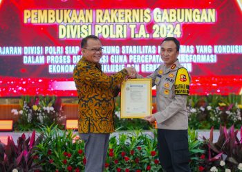 Kapolri Apresiasi Divhumas Atas Sertifikasi ISO 9001: 2015