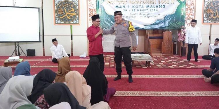 Cegah Perundungan Polresta Malang Kota Sosialisasi Stop Bullying di Sekolah