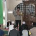 Safari Ramadhan, Kapolres Metro Jakarta Barat Sahur Bersama dan Sholat Subuh Keliling di Masjid Nurul Huda Pegadungan