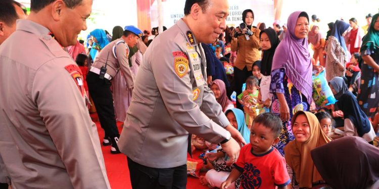 As-SDM Kapolri dan Rombongan Hibur Anak-anak Korban Banjir Demak di Posko Trauma Healing