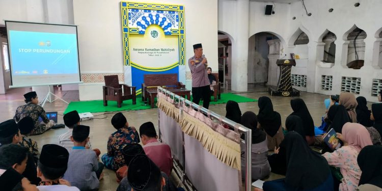 Polsek Mojoroto Gelar Sosialisasi Pencegahan Bullying di Ponpes Kedunglo Al Munadhdhoroh Kota Kediri