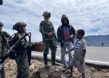 Minggu Kasih, Ksatria Buaya Putih Bagikan Berbagi Makanan