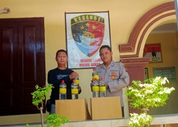 Ops Pekat Semeru 2024, Polsek Gurah Amankan Puluhan Botol Miras