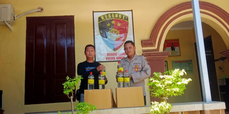 Ops Pekat Semeru 2024, Polsek Gurah Amankan Puluhan Botol Miras
