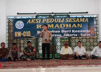 Aksi Peduli Sesama Ramadhan 1445 H: RW. 010 Duri Kosamb i Bersama 3 Pilar Berbagi Sembako di Kelurahan Duri Kosambi
