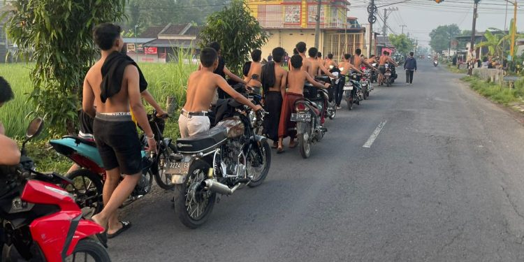 Balap Liar di Jombang Dibubarkan, Polisi Amankan 35 Remaja dan 22 Sepeda Motor