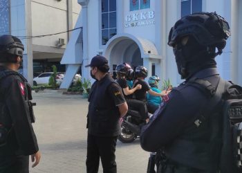 Jamin Keamanan Dan Kenyamanan Ibadah di Gereja Brimob Polda Kalbar Gencarkan Patroli di Semua Gereja