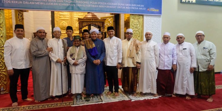 Polda Kalbar Gelar Peringatan Nuzulul Qur’an dan Buka Puasa bersama PNPP Polda Kalbar