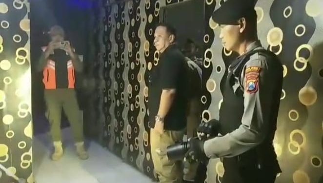 Pastikan Tempat Karaoke Tutup Selama Ramadhan !!! Sat Samapta Polres Kediri Kota dan Satpol PP Kabupaten Kediri Gelar Operasi Gabungan, Hasilnya Nihil !!!
