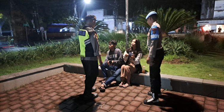 Ciptakan Kamtibmas Kondusif, Polres Tabanan Gelar Blue Light Patrol Sambangi Obyek Vital