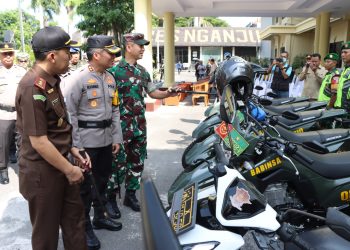 Apel Gelar Pasukan Operasi Ketupat Semeru 2024, Polres Nganjuk Siap Amankan Arus Mudik dan Balik
