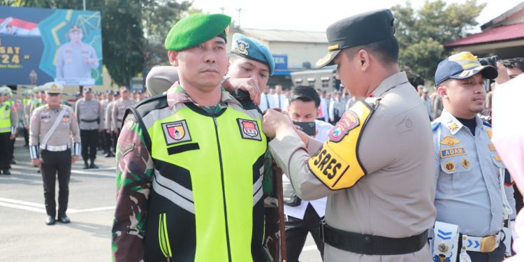 Apel Gelar Pasukan Ketupat Semeru 2024, Polres Kediri Siap Amankan Lebaran