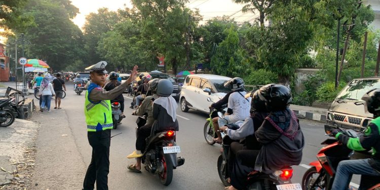 Antisipasi Kemacetan Saat Arus Mudik Dan Arus Balik Lebaran 2024 Satlantas Polres Kediri bentuk Tim Urai Kemacetan*