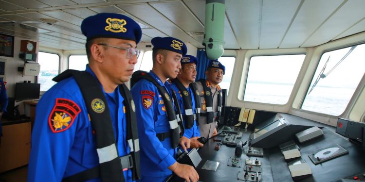 Optimalkan Patroli Perairan Ditpolairud Polda Jatim Dukung Kelancaran Arus Mudik Pada Ops Ketupat Semeru 2024