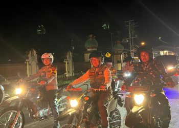 Kapolres Singkawang Bersama Forkopimda Laksanakan Patroli Bersama, Memantau Kegiatan Pengamanan Malam Lebaran Dengan Sepeda Motor.