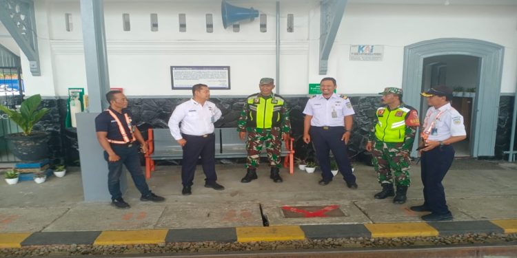 Kodim 0808/Blitar Terjunkan Anggota Amankan Arus Balik Lebaran