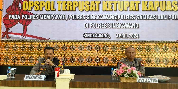 Tim Supervisi Roops Polda Kalbar Laksanakan Supervisi Dalam Rangka Operasi Ketupat Kapuas 2024 di Polres Singkawang