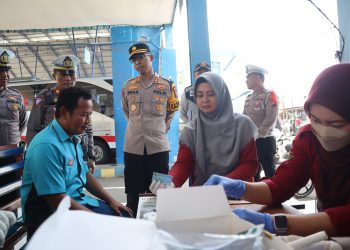 Operasi Ketupat Semeru 2024 Polres Situbondo Gelar Tes Urine Sopir Angkutan Umum Secara Berkala
