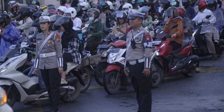 Menjelang Berakhirnya Operasi Ketupat Kapuas 2024, Situasi Kamtibmas di Kalimantan Barat Pada Momen Arus Mudik Balik Lebaran Terpantau Kondusif