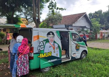 Pasca Libur Idul Fitri 2024 Pelayan Pajak Melalui Mobil Samsat Keliling Ramai di Kunjungi Masyarakat Di Kec. Wates Kab. Kediri