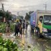 Pohon Tumbang Di Kec. Ngadiluwih Kediri Akibat Hujan Lebat Dan Angin Kencang Anggota Unit Turjagwali Lakukan Pengaturan Lalulintas