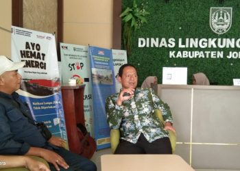Paguyuban Pedagang Pujasera Kebonrojo Bersama Tukang Parkir Datangi Kantor Lingkungan Hidup