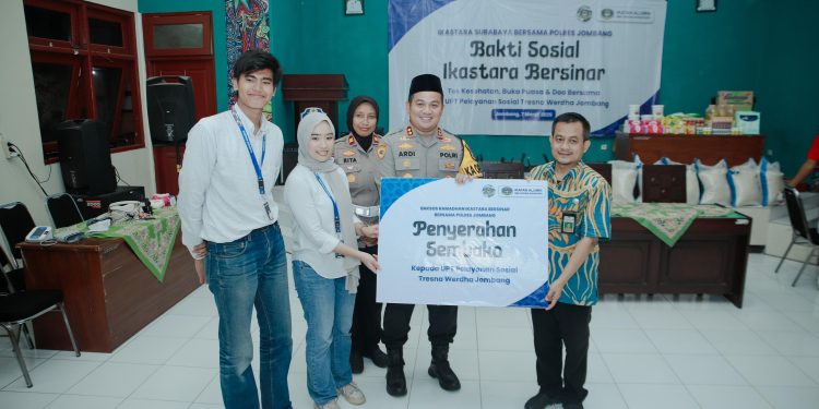 Kapolres Jombang Gelar Silaturahmi, Buka Puasa, dan Pemeriksaan Kesehatan Gratis di Panti Jompo