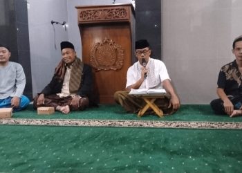 Polres Nganjuk Gelar Sholat Tarawih Berjamaah, Dilanjutkan Ceramah dan Tadarus Al-Qur’an