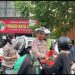 Sat Lantas Polres Kediri Berbagi Takjil Di Depan Mako Polres Kediri