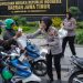 Ditlantas Polda Jatim Membagikan  Ratusan Takjil , Bagi Pengguna Jalan