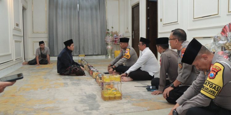 Perkuat Sinergi Kapolres Blitar Kota Silaturahmi ke Kediaman Gus Iqdam