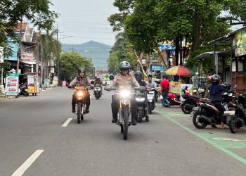 Kapolres Kediri Kota Pimpin Patroli, Pastikan Keamanan Jelang Berbuka Puasa