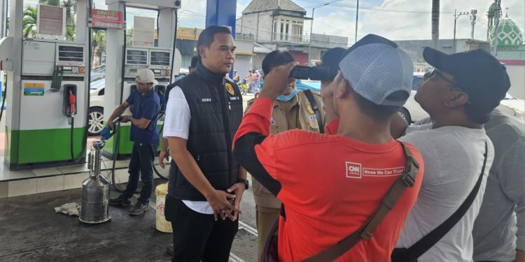 Satgas BBM Polres Jombang bersama UPT Metrologi dan Pertamina Lakukan Pengecekan SPBU