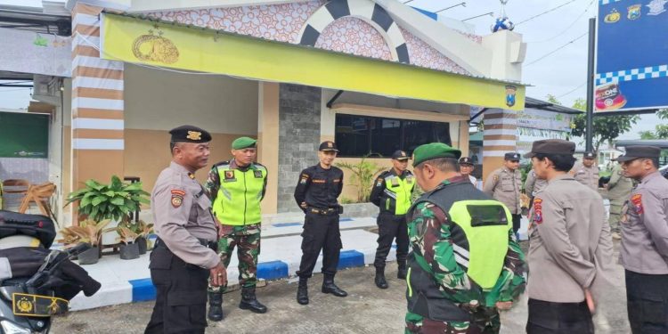 TNI – POLRI Bersinergi Laksanakan POSPAM Menjelang Idul Fitri Di Wilayah Blitar Raya