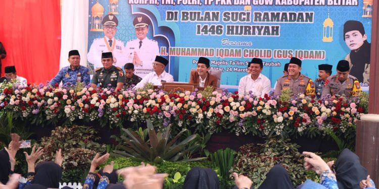 Dandim 0808 Bersama Forkopimda Kab. Blitar Hadiri Pengajian Akbar Bulan Romadhon Korpri, TNI- Polri, TP PKK Bersama Gus Idham